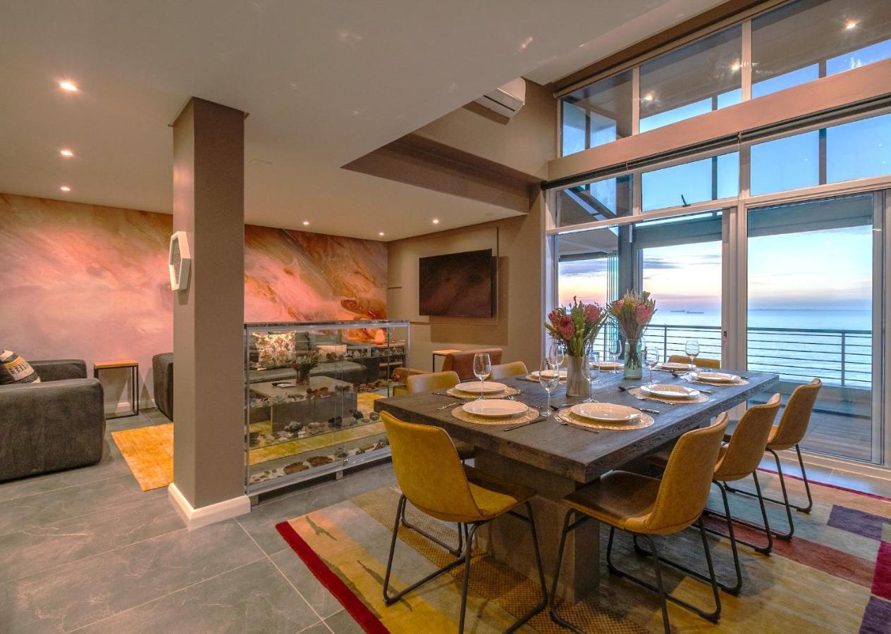 Serviced Penthouse, 100k Gemstone Display, Ensuite Apartment *