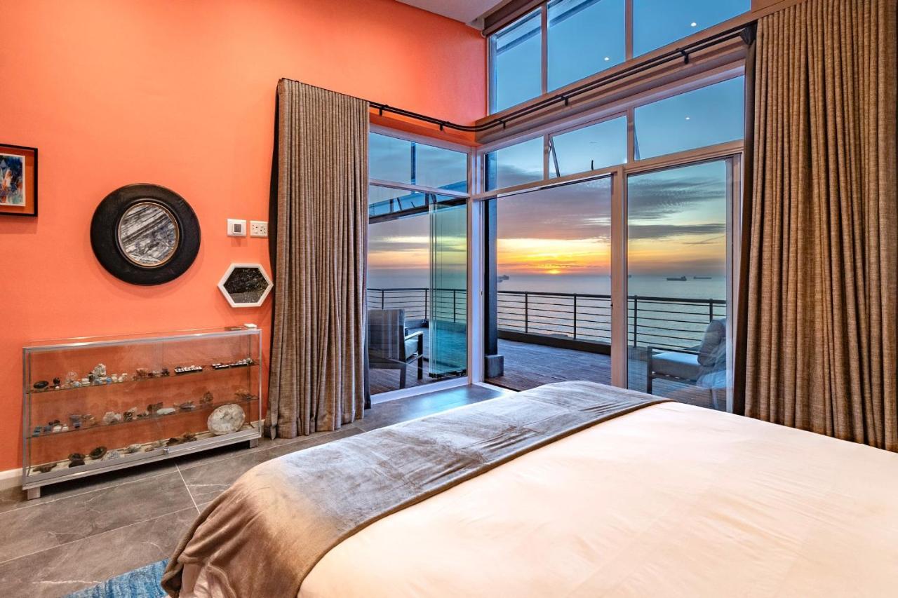 Apartment Serviced Penthouse, 100k Gemstone Display, Ensuite Kapstadt