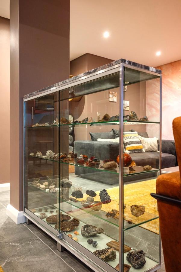 Apartment Serviced Penthouse, 100k Gemstone Display, Ensuite Kapstadt