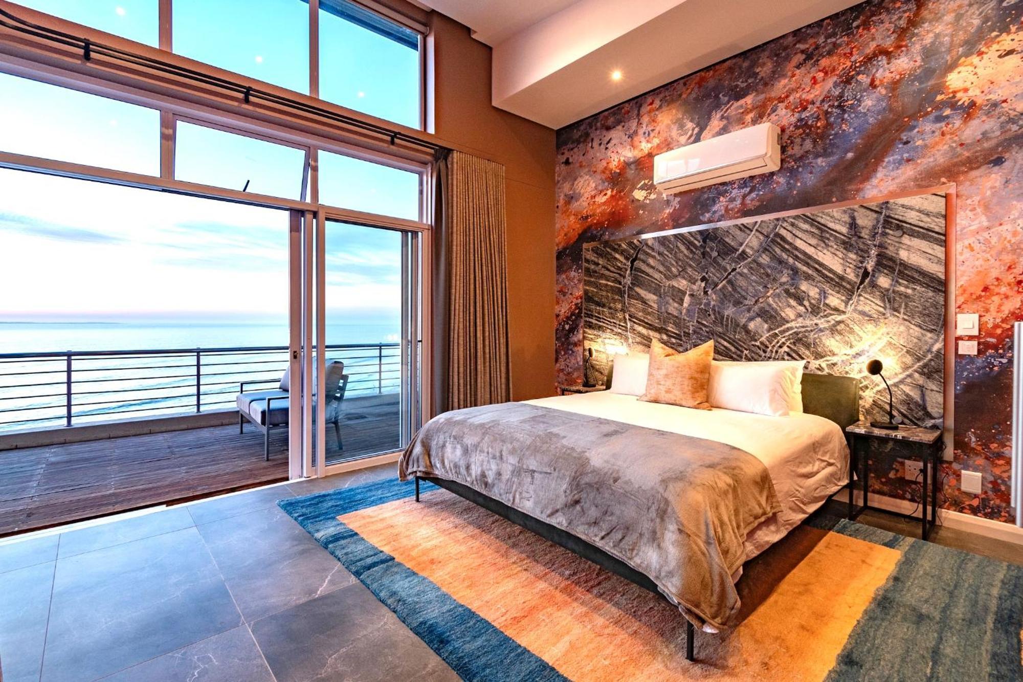 Serviced Penthouse, 100k Gemstone Display, Ensuite * Kapstadt